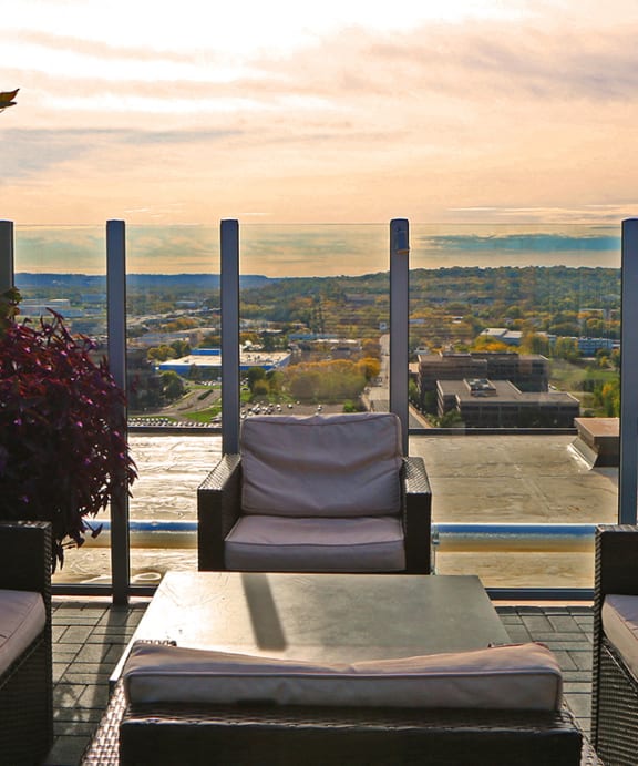 Pioneer Endicott Apartments in Lowertown St. Paul, MN